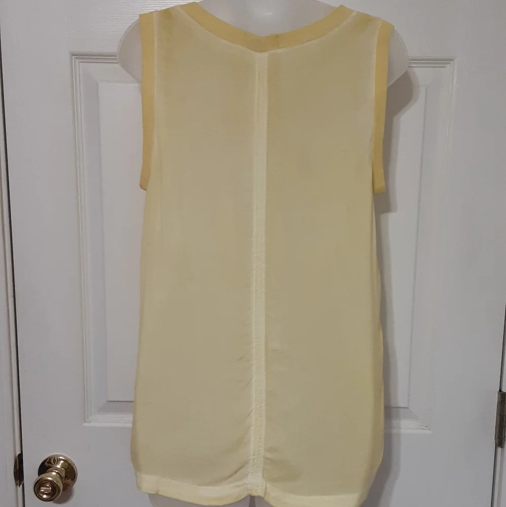 Bella Dahl Yellow Sleeveless Top/Tank Size Small.
